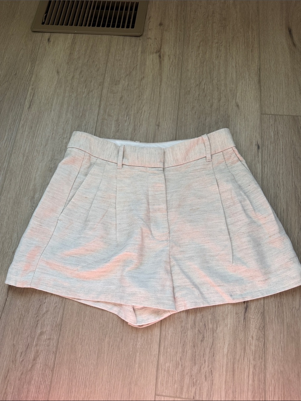 Aritzia linen shorts size 4